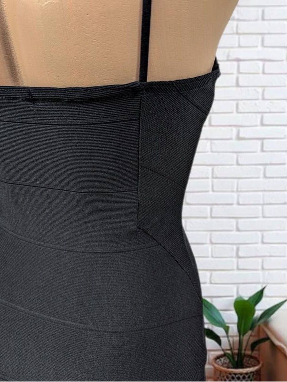 Boohoo Black Midi Bodycon Dress with Gold Zip - Picture 6 of 11